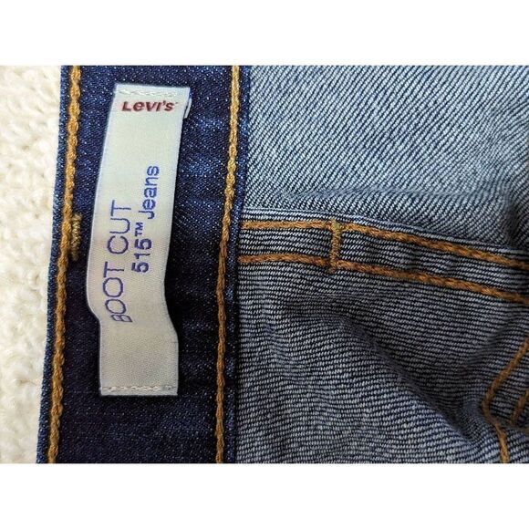 Levi's Women's Blue Dark Wash Mid-Rise Boot-Cut Jeans Size 12 /M - Picture 2 of 4
